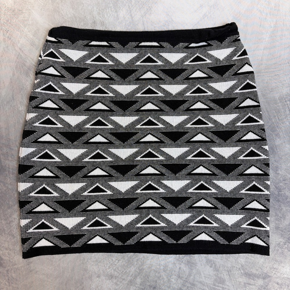 c/o Sweaters Mini Skirt Womens Medium Black White Geometric Knit Bodycon Skirt
